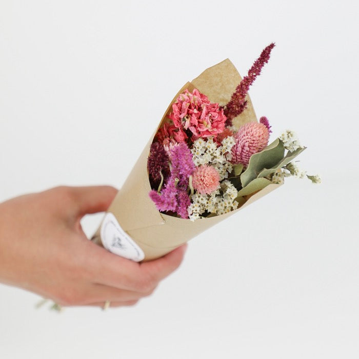 Mini Dried Bramble Bouquet (pack of 10)
